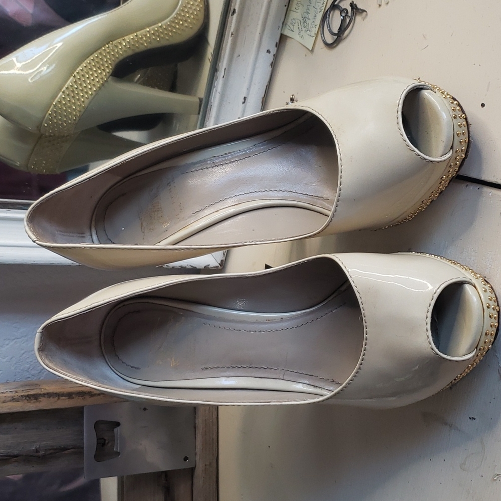 Burberry Nude Patent Leather Heels